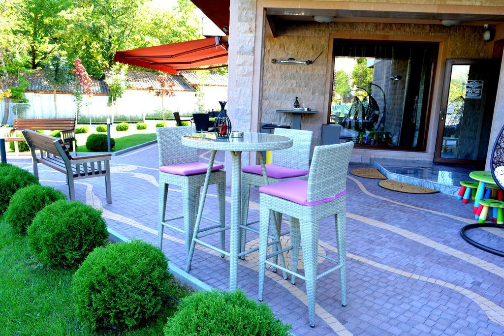 מלון היסריה Victoriya'S House מראה חיצוני תמונה